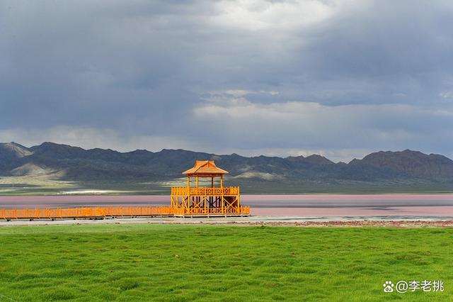 新疆旅游必去十大景点(新疆旅游必去十大景点排名图片)
